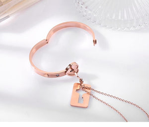 Couple's Jewelry Set - Heart Bracelet and Key Necklace